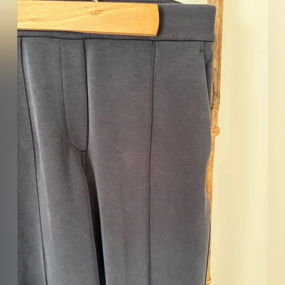 Lululemon Softstreme Pintuck Mid-Rise Pant - Picture 3 of 7